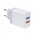 Duo USB adapter met Quick Charge 3.0